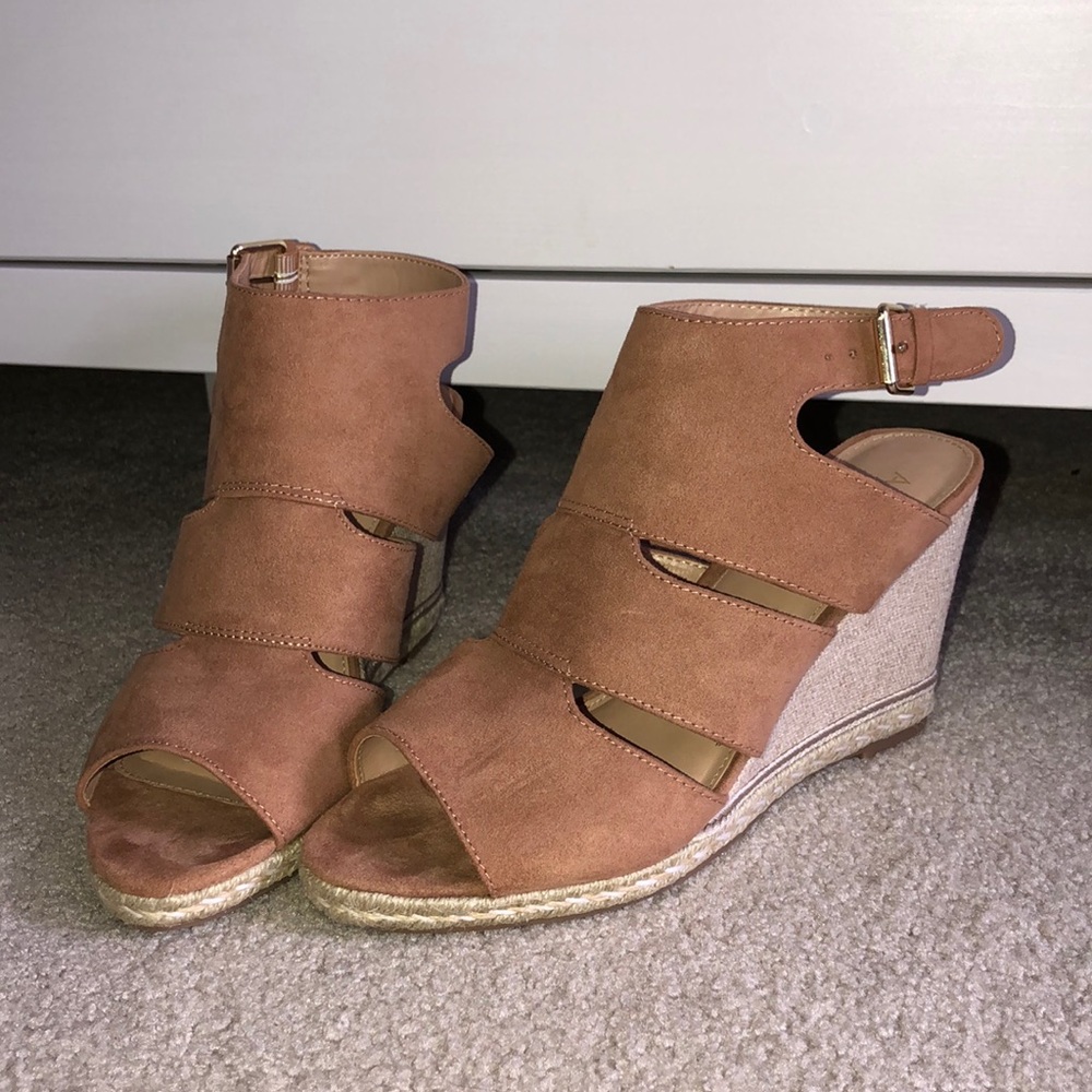 Apt. 9 wedges